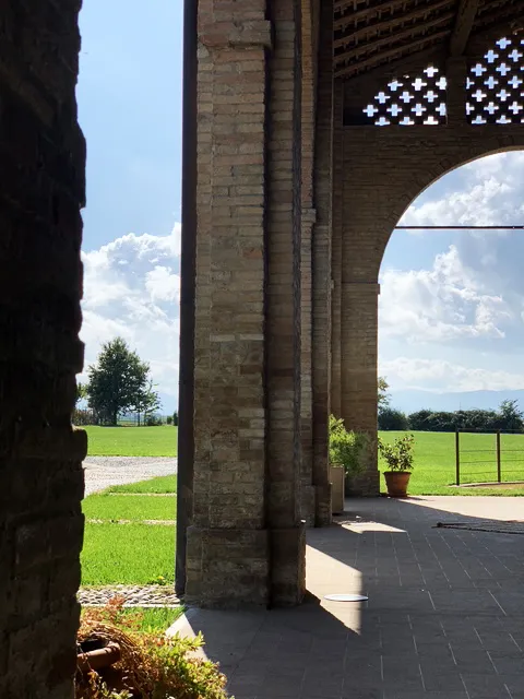 Porticato coperto elegante per matrimoni e ricevimenti